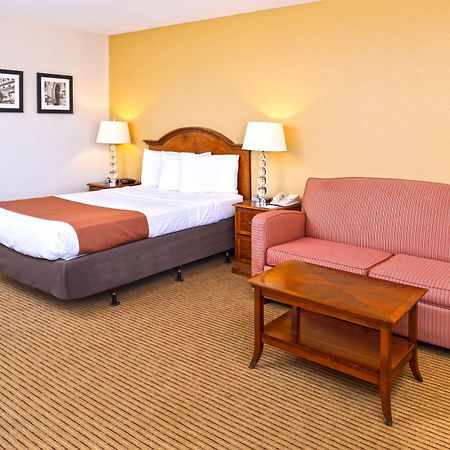 Americas Best Value Inn Plattsburgh Ngoại thất bức ảnh