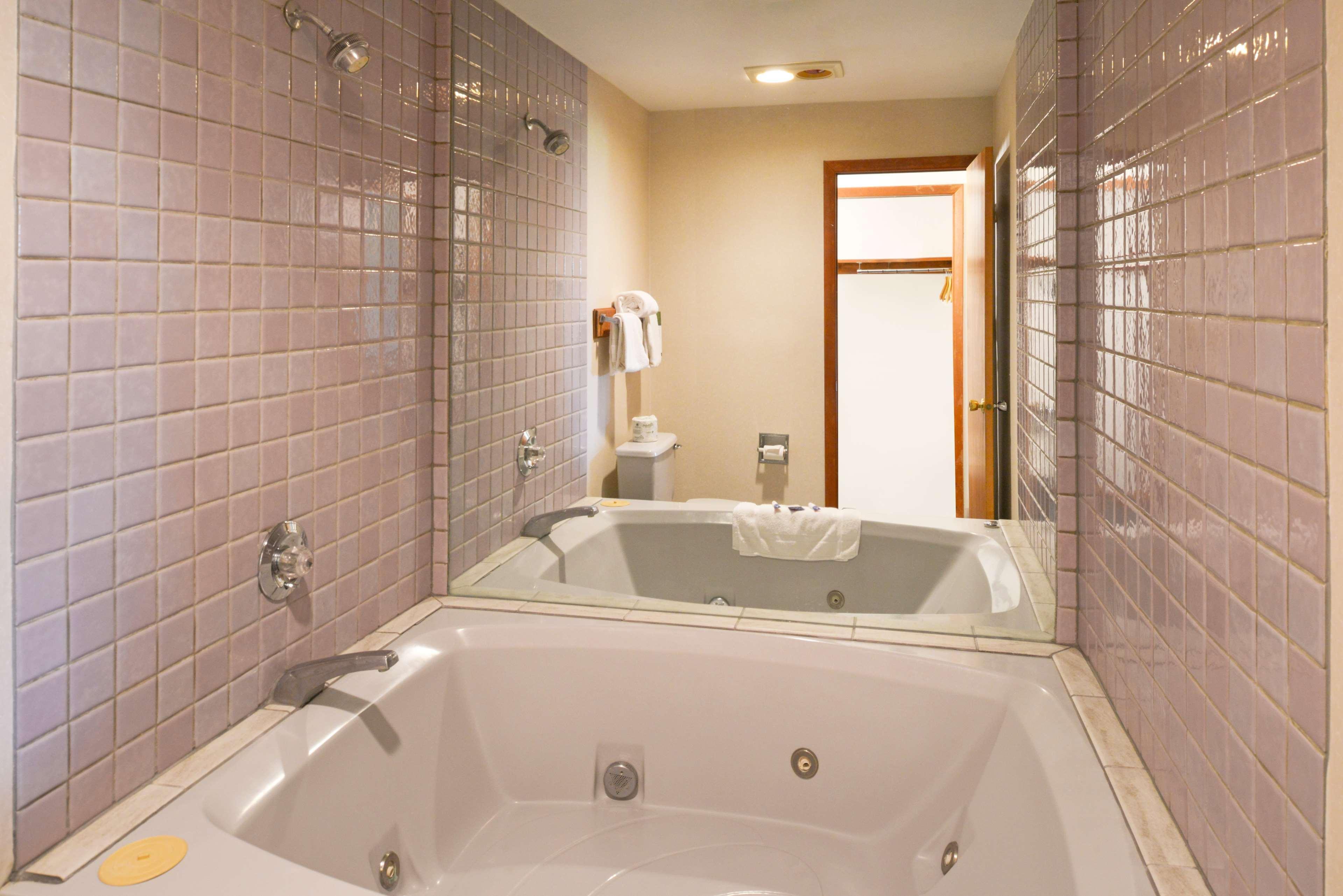 Americas Best Value Inn Plattsburgh Ngoại thất bức ảnh