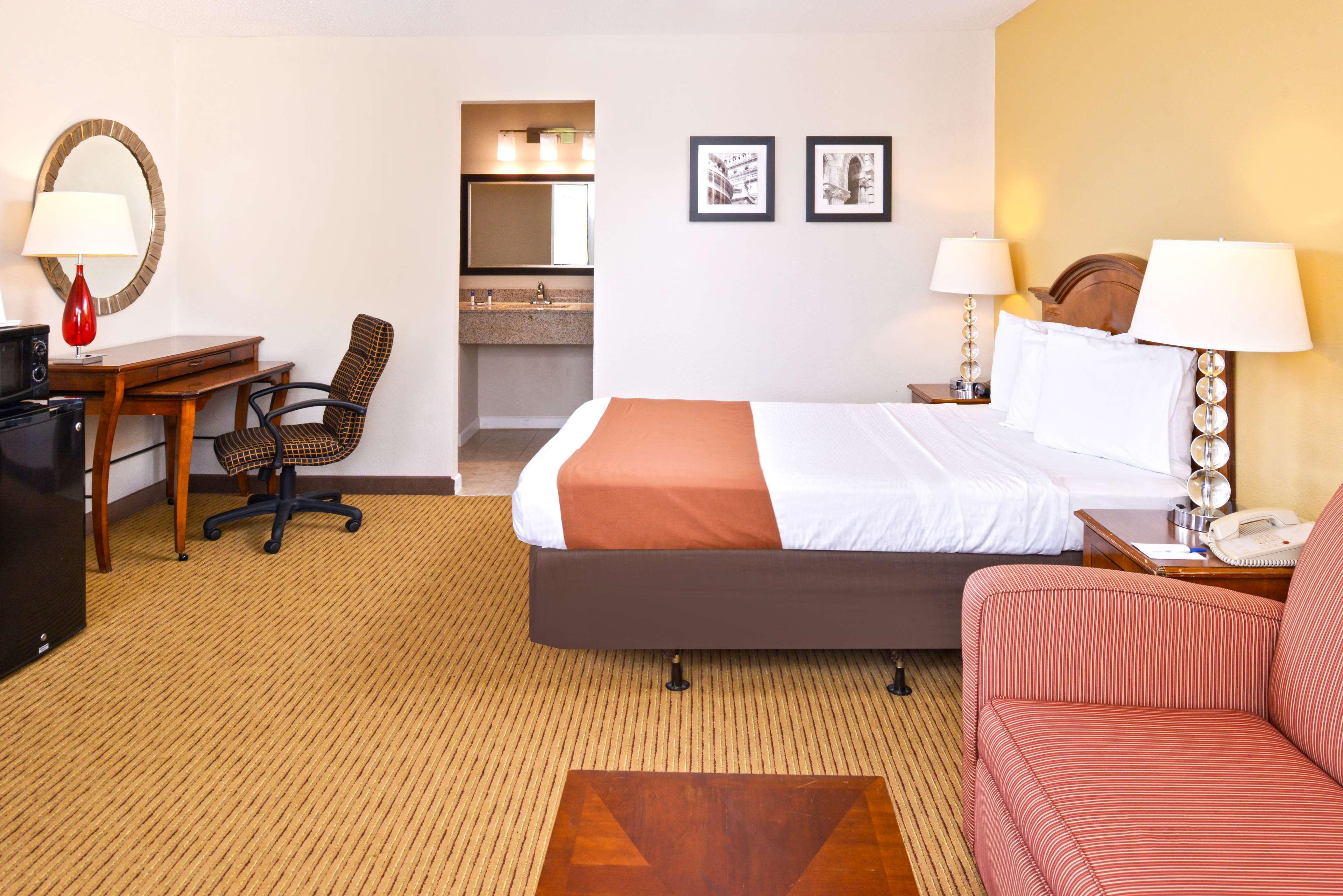 Americas Best Value Inn Plattsburgh Ngoại thất bức ảnh