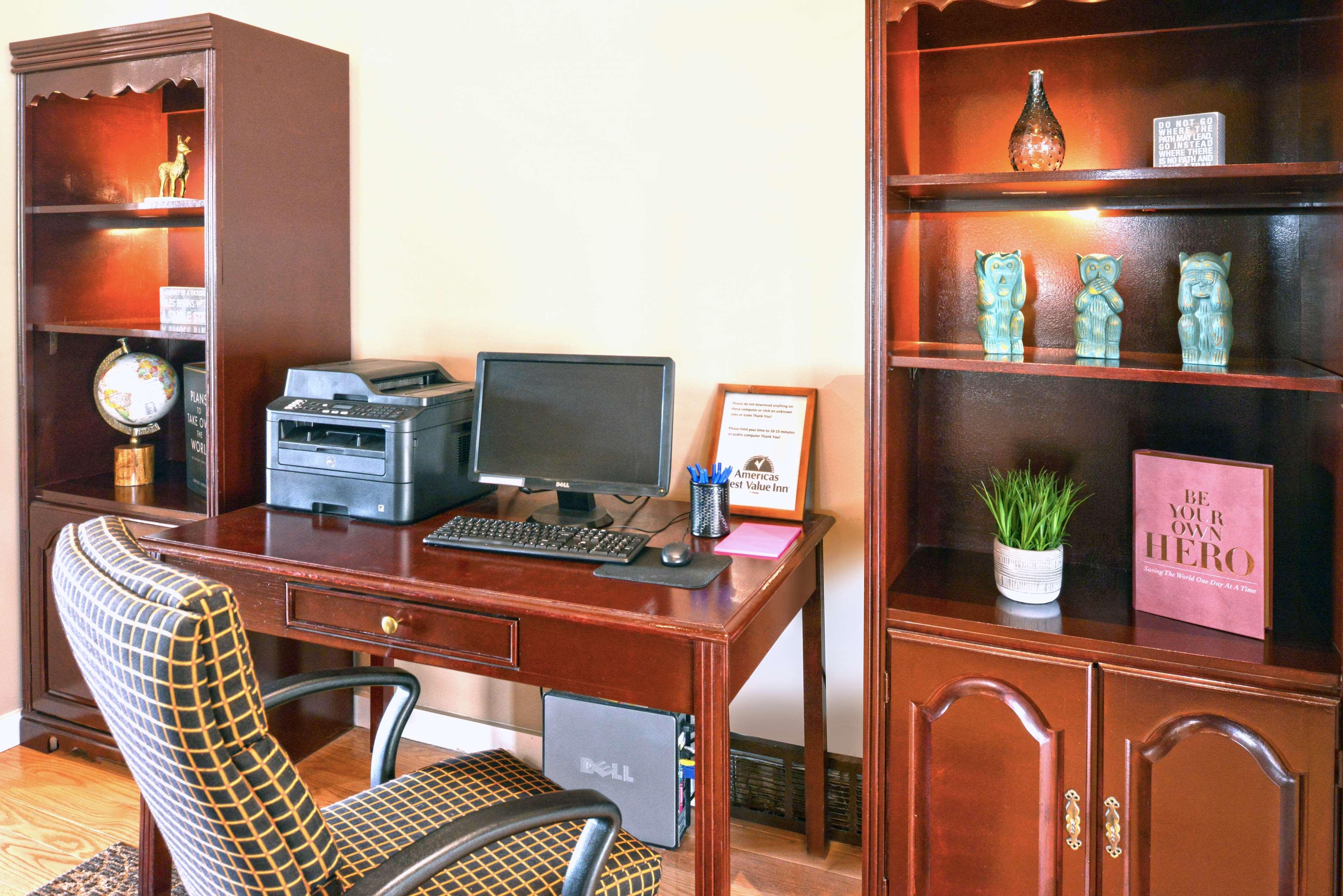Americas Best Value Inn Plattsburgh Ngoại thất bức ảnh