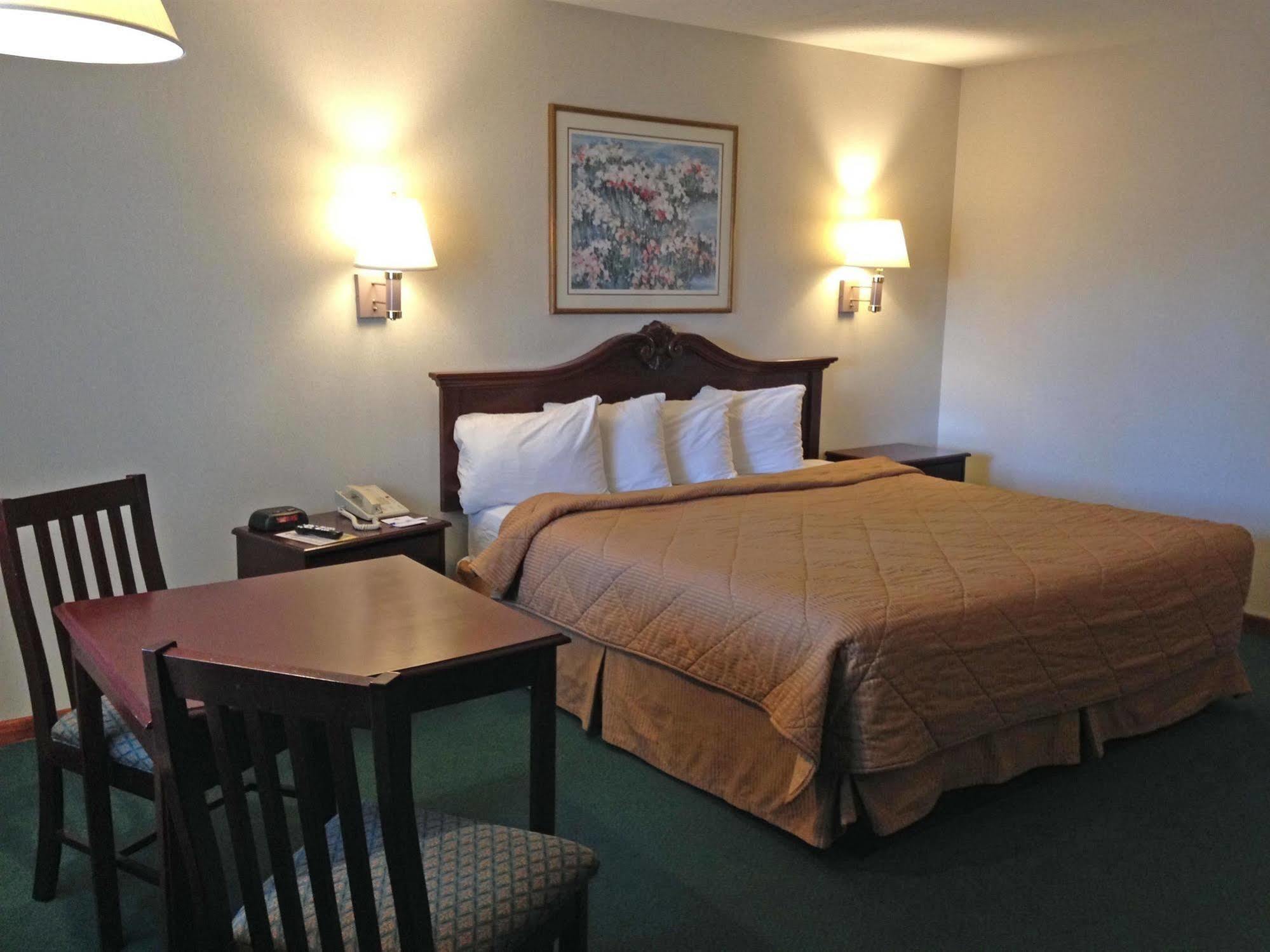 Americas Best Value Inn Plattsburgh Ngoại thất bức ảnh