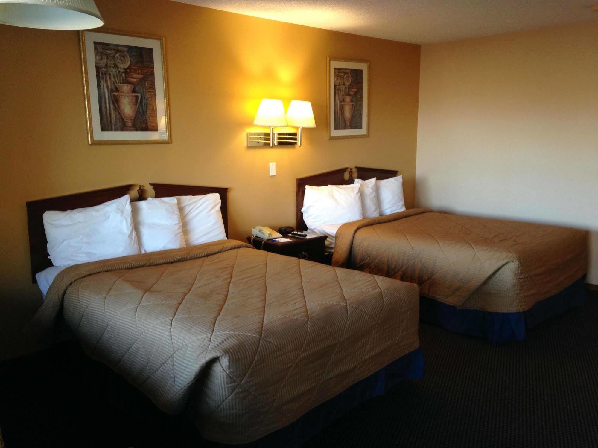 Americas Best Value Inn Plattsburgh Ngoại thất bức ảnh
