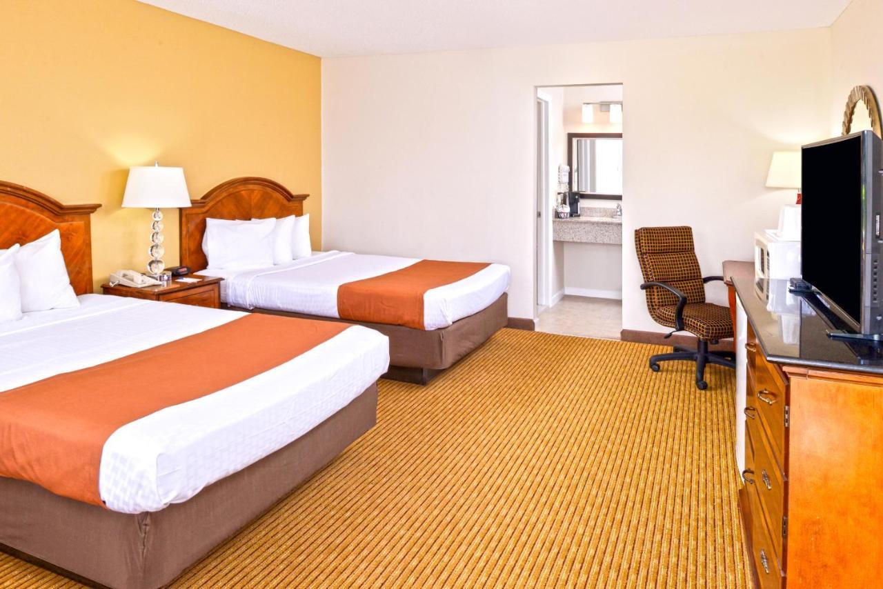 Americas Best Value Inn Plattsburgh Ngoại thất bức ảnh