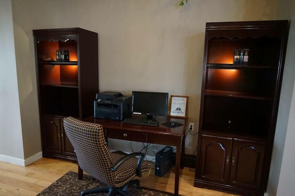 Americas Best Value Inn Plattsburgh Ngoại thất bức ảnh